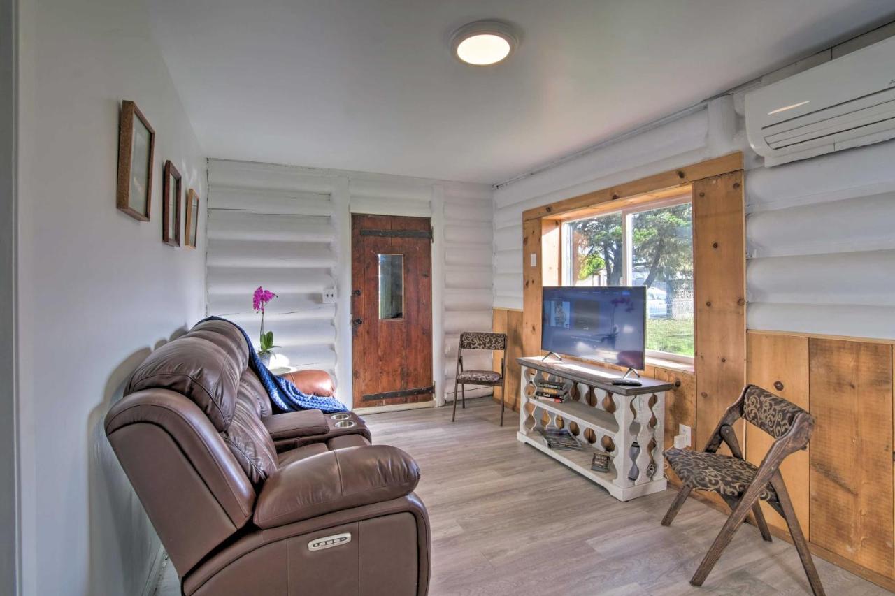 Unique Dog-Friendly Log Cabin Short Walk To Ocean Кресент-Сити Экстерьер фото